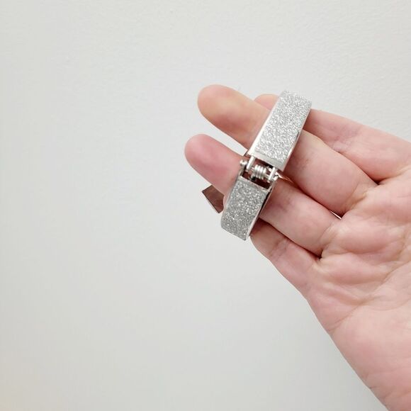 Brand New Silver Tone Matte Silver Bangle Bracelet - Picture 8 of 11